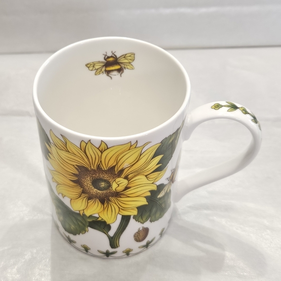 Queen's "Botanic" coffee mug. - Picture 5 of 9